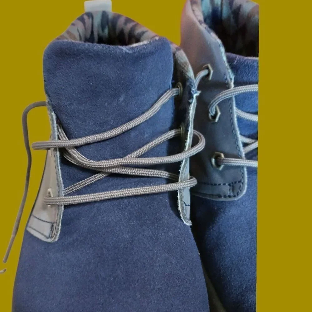UGG Blue Youth Reflective Canoe Chukka Boots Navy Blue Size 6